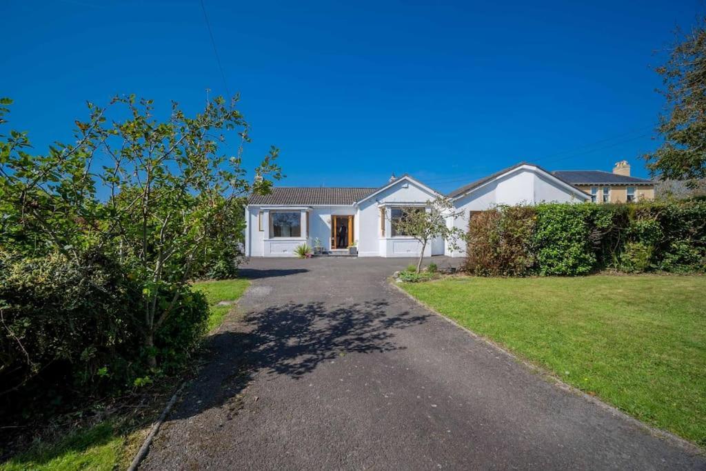 The Moorings- Near The Sea Villa Tramore Exterior photo